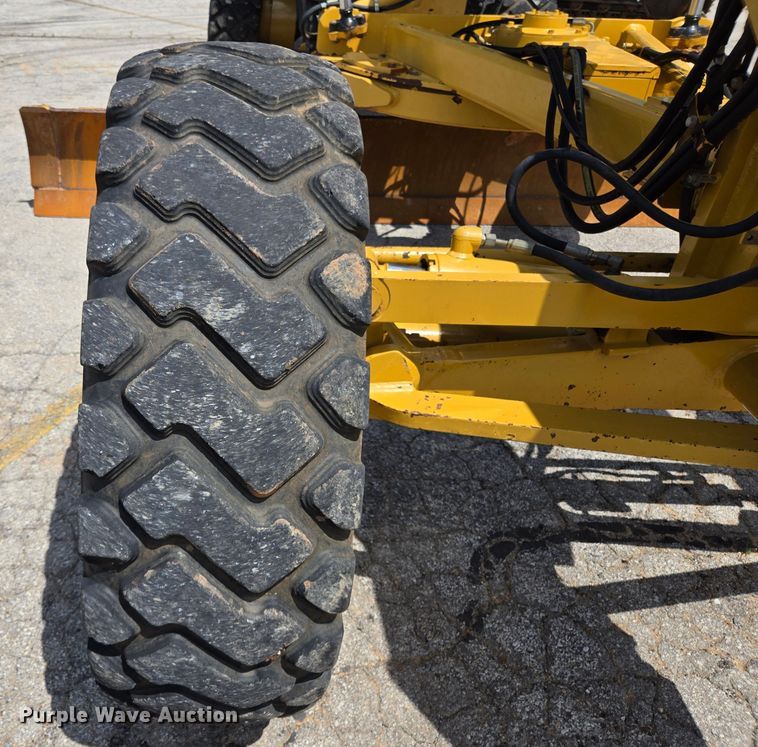 image for item EL2025 2012 Caterpillar  140M2 motor grader