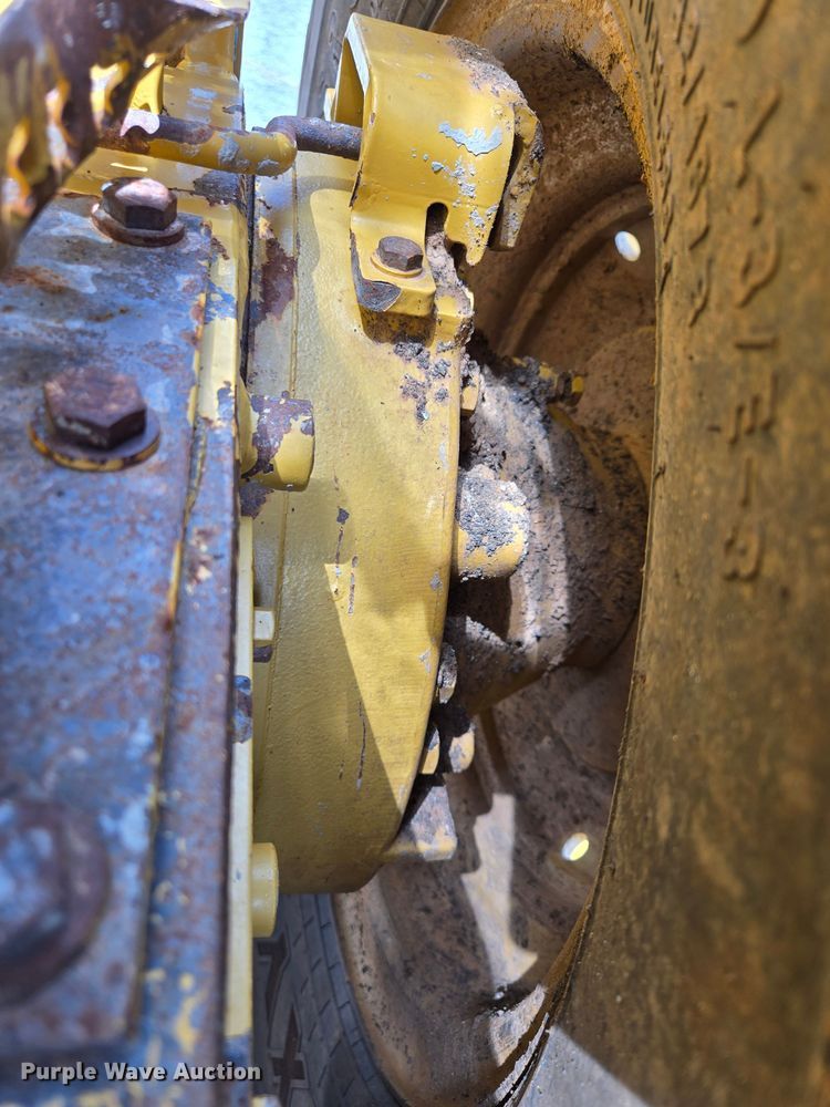 image for item EL2025 2012 Caterpillar  140M2 motor grader