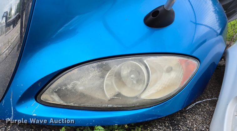 image for item EL2026 International semi truck hood