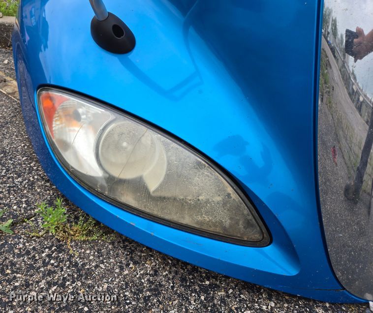 image for item EL2026 International semi truck hood