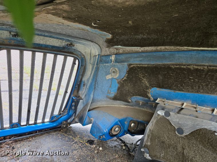 image for item EL2026 International semi truck hood