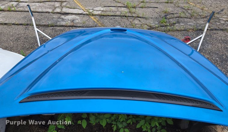 image for item EL2026 International semi truck hood