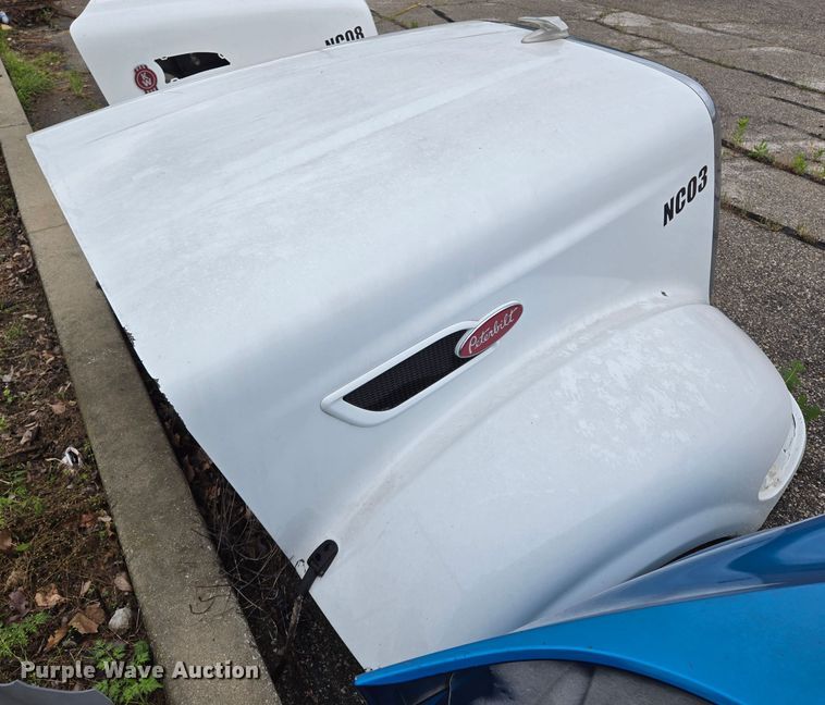 image for item EL2027 Peterbilt 386 semi truck hood