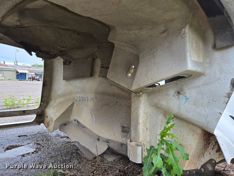 image for item EL2028 Kenworth T440 semi truck hood