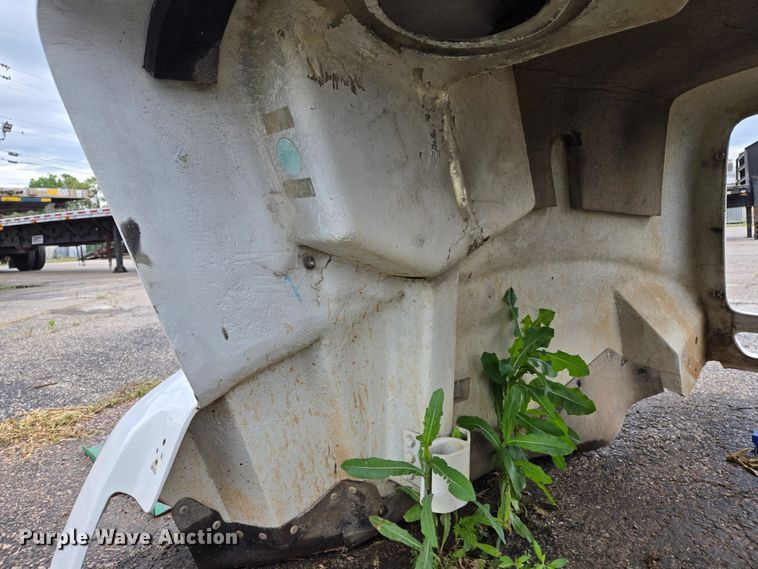 image for item EL2028 Kenworth T440 semi truck hood