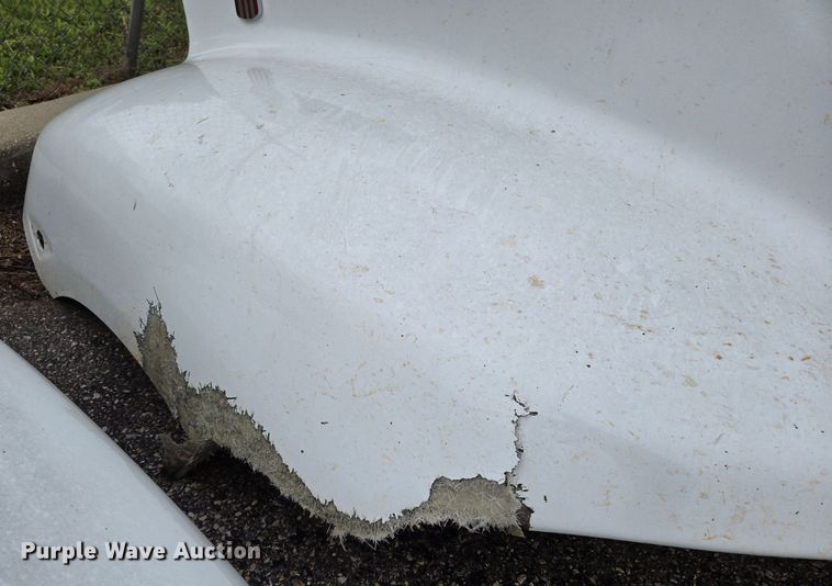 image for item EL2028 Kenworth T440 semi truck hood