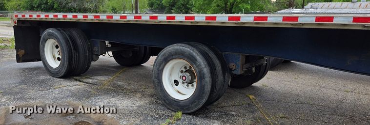 image for item EL2029 2003 Utility flatbed trailer