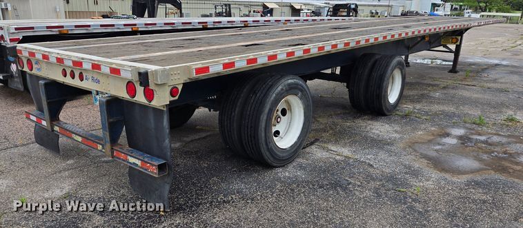 image for item EL2029 2003 Utility flatbed trailer
