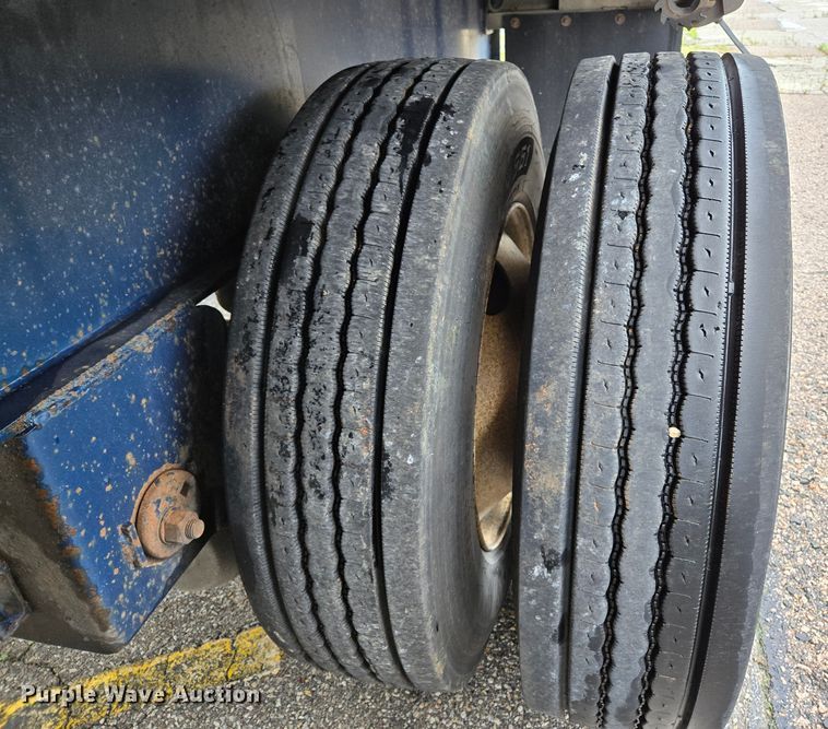 image for item EL2029 2003 Utility flatbed trailer