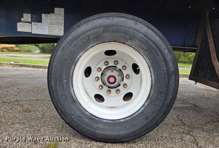 image for item EL2029 2003 Utility flatbed trailer