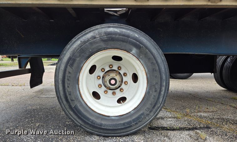 image for item EL2029 2003 Utility flatbed trailer