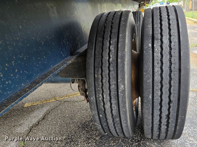 image for item EL2029 2003 Utility flatbed trailer