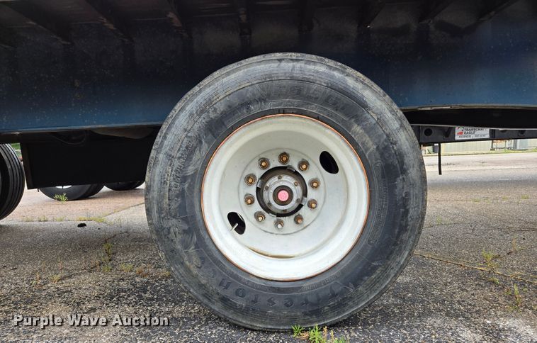 image for item EL2029 2003 Utility flatbed trailer