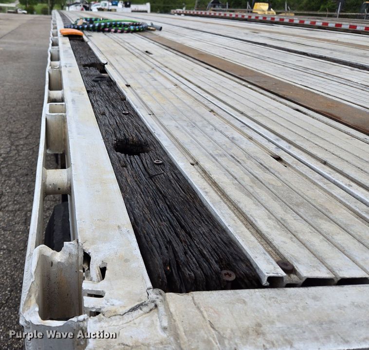 image for item EL2030 1994 Transcraft Eagle W2 flatbed trailer