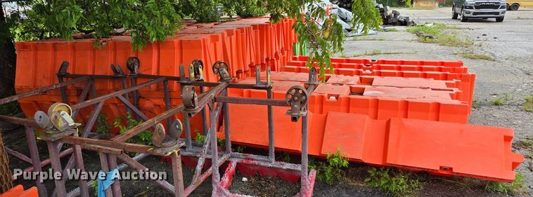 image for item EL2037 (52) interlocking traffic barriers