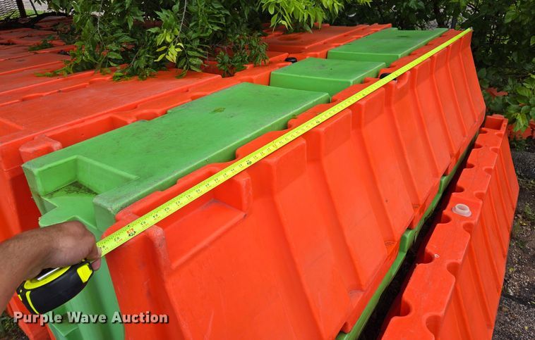 image for item EL2037 (52) interlocking traffic barriers