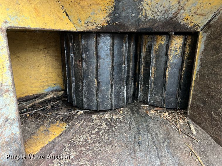 image for item EL2046 1994 Vermeer 1250BC wood chipper