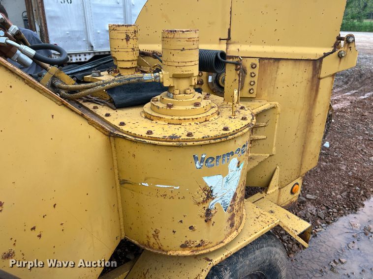 image for item EL2046 1994 Vermeer 1250BC wood chipper