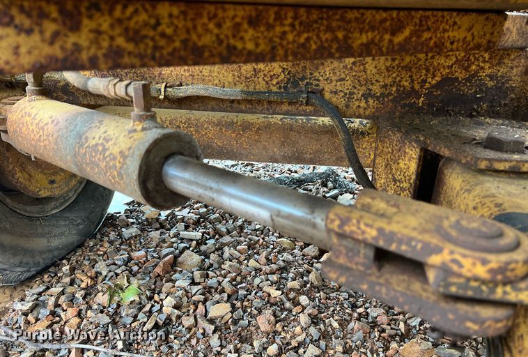 image for item EL2046 1994 Vermeer 1250BC wood chipper