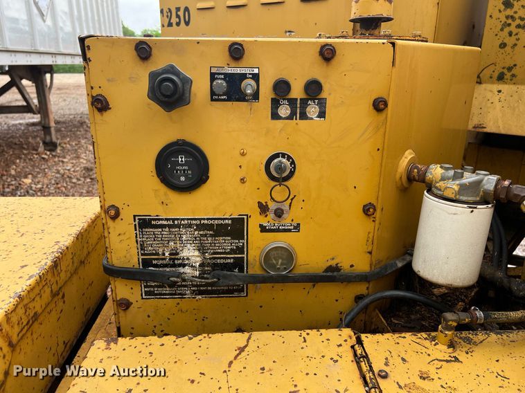 image for item EL2046 1994 Vermeer 1250BC wood chipper