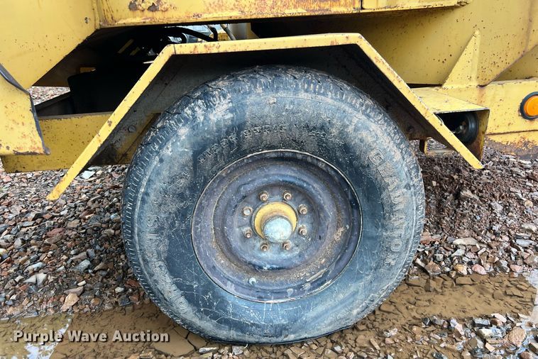 image for item EL2046 1994 Vermeer 1250BC wood chipper