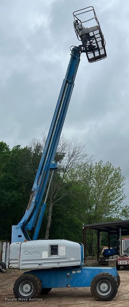 image for item EL2048 1999 Genie S60 boom lift