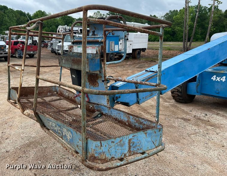 image for item EL2048 1999 Genie S60 boom lift