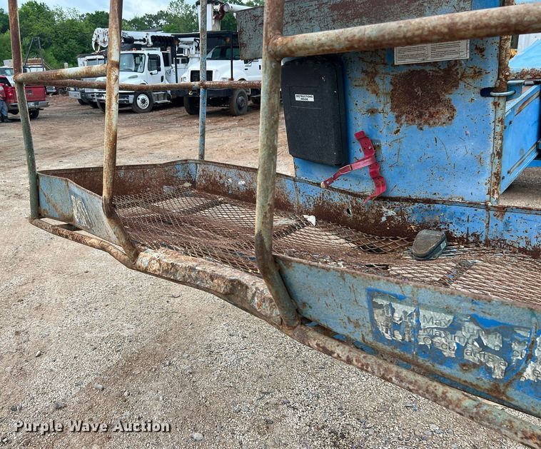 image for item EL2048 1999 Genie S60 boom lift