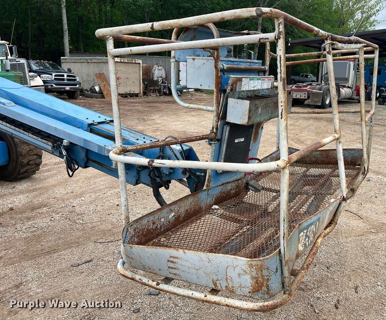 image for item EL2048 1999 Genie S60 boom lift