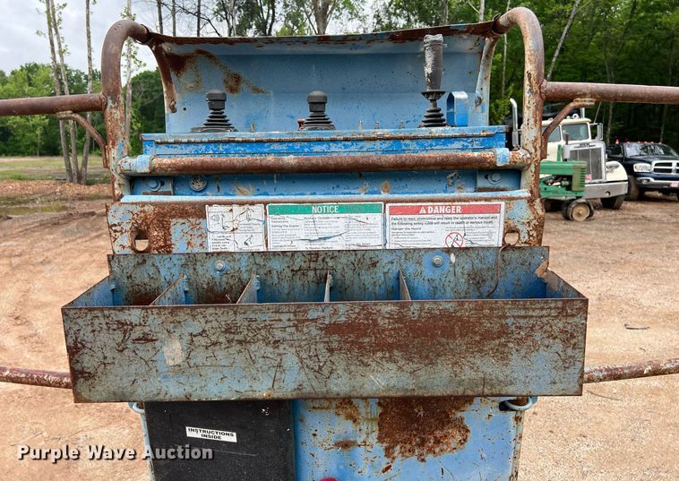 image for item EL2048 1999 Genie S60 boom lift