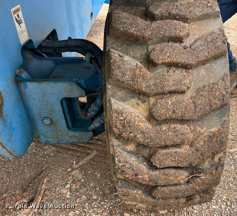 image for item EL2048 1999 Genie S60 boom lift