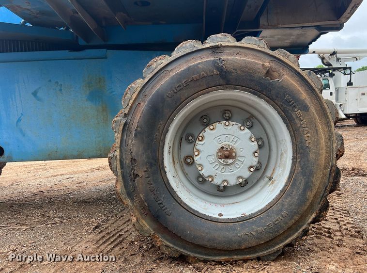 image for item EL2048 1999 Genie S60 boom lift