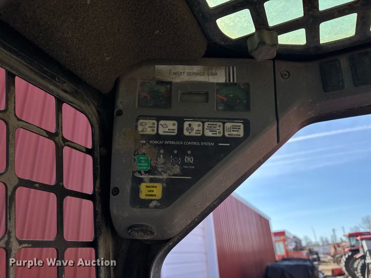 image for item EM3567 2003 Bobcat T300 tracked skid steer loader