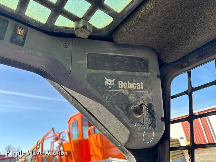 image for item EM3567 2003 Bobcat T300 tracked skid steer loader