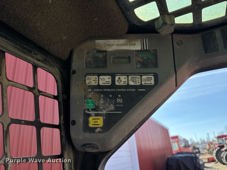 image for item EM3567 2003 Bobcat T300 tracked skid steer loader