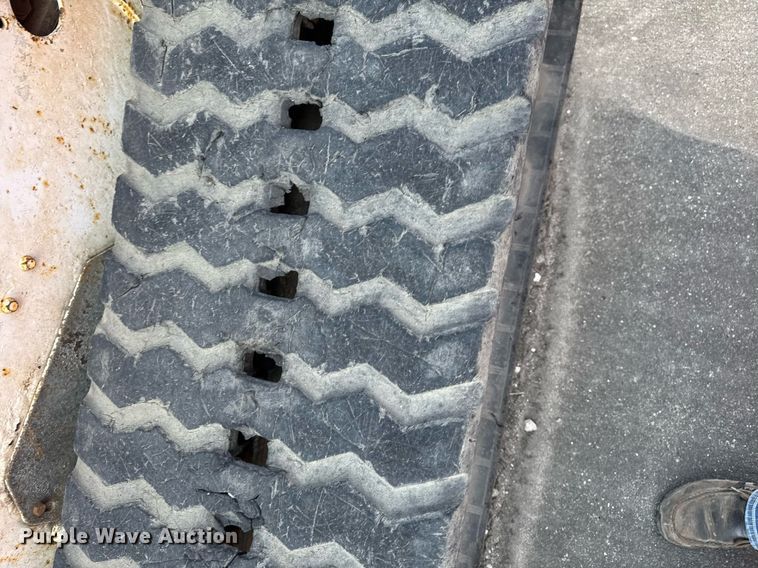 image for item EM3567 2003 Bobcat T300 tracked skid steer loader