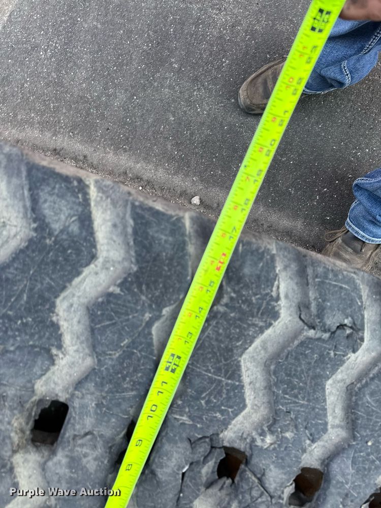 image for item EM3567 2003 Bobcat T300 tracked skid steer loader