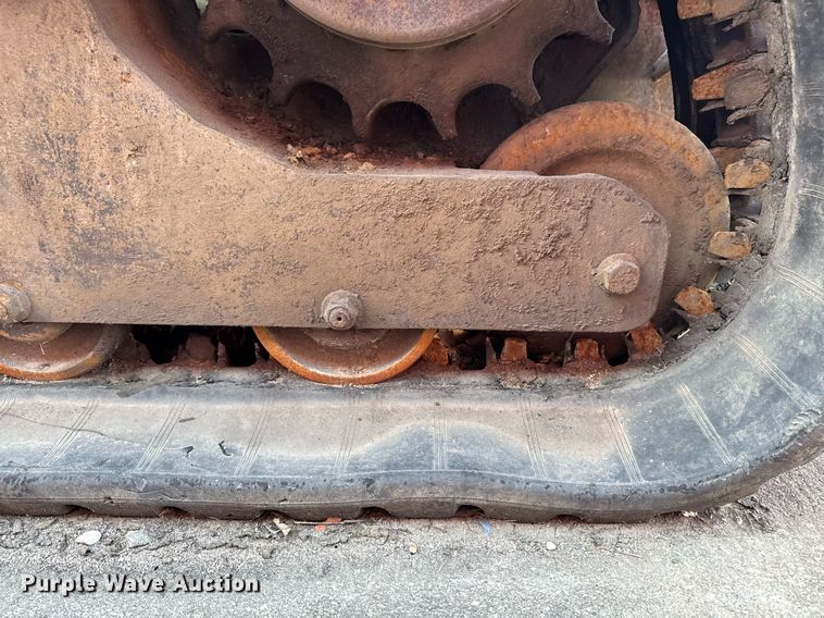 image for item EM3567 2003 Bobcat T300 tracked skid steer loader