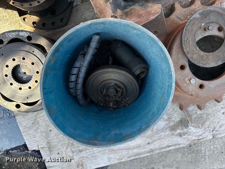 image for item EM3567 2003 Bobcat T300 tracked skid steer loader