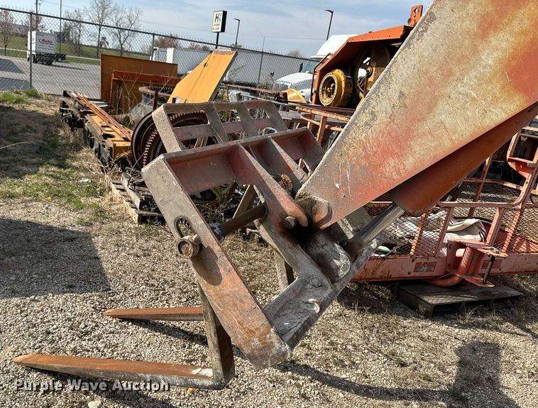image for item EM3818 2003 Skytrak 8042 telehandler