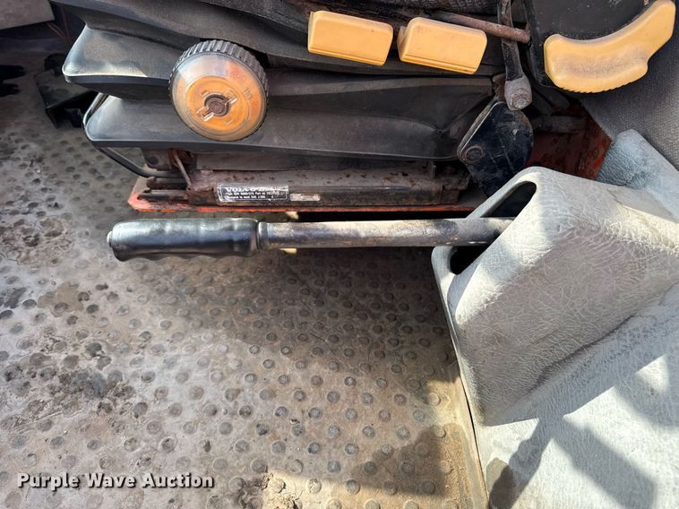 image for item EM3819 1994 Volvo L50B wheel loader