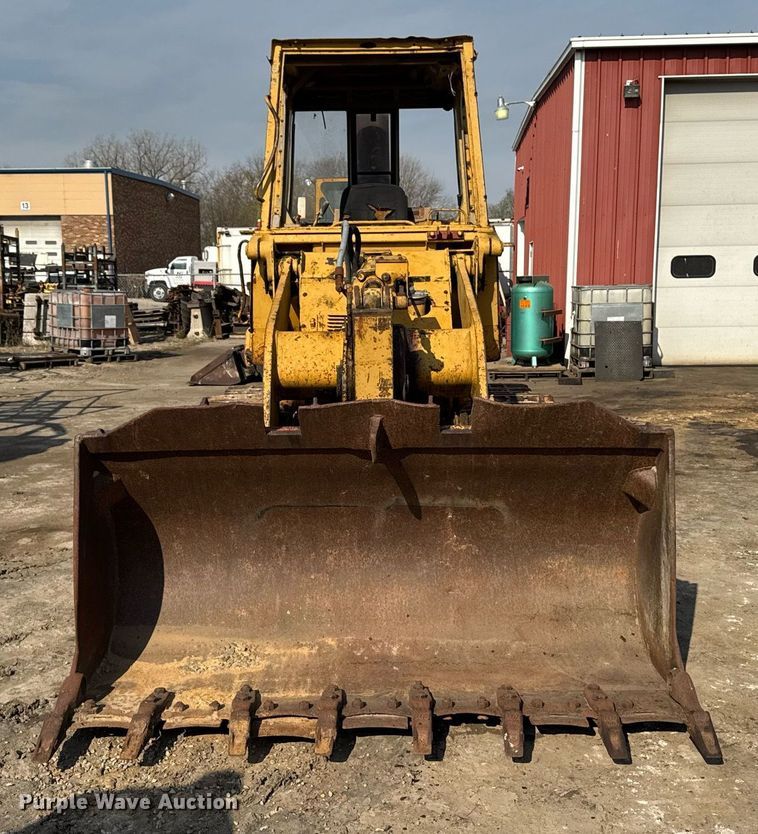 image for item EM3820 1983 Caterpillar 943  track loader