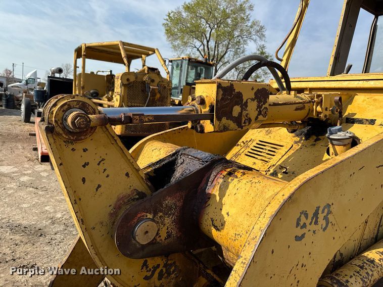image for item EM3820 1983 Caterpillar 943  track loader