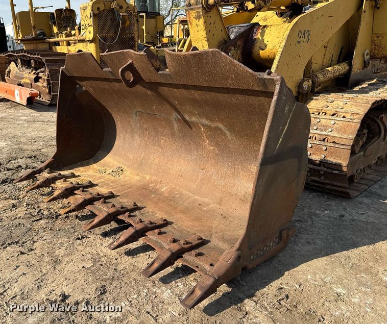image for item EM3820 1983 Caterpillar 943  track loader