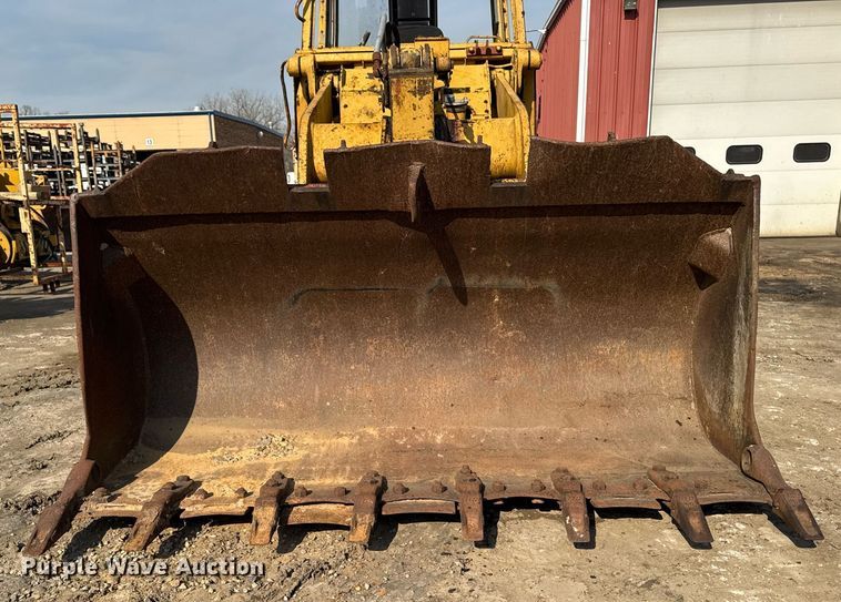 image for item EM3820 1983 Caterpillar 943  track loader