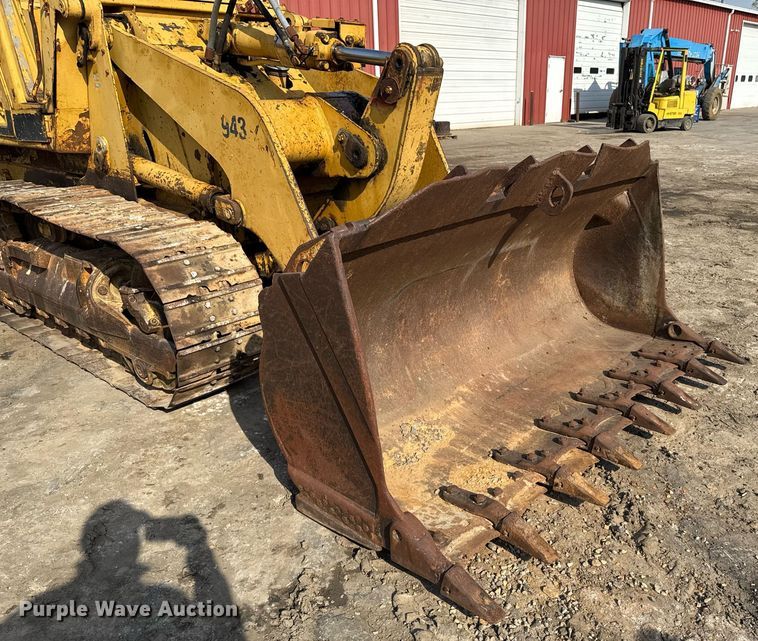image for item EM3820 1983 Caterpillar 943  track loader
