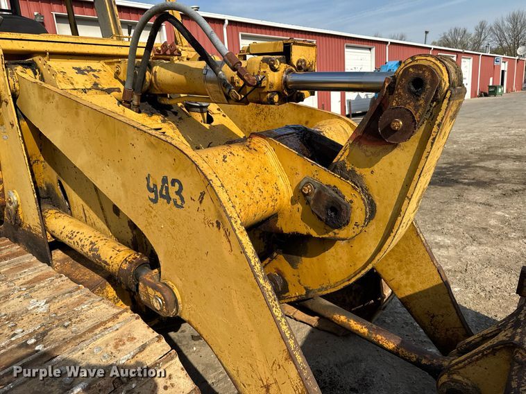 image for item EM3820 1983 Caterpillar 943  track loader