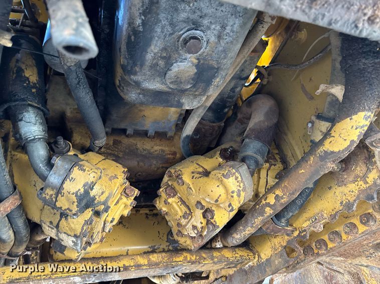 image for item EM3820 1983 Caterpillar 943  track loader