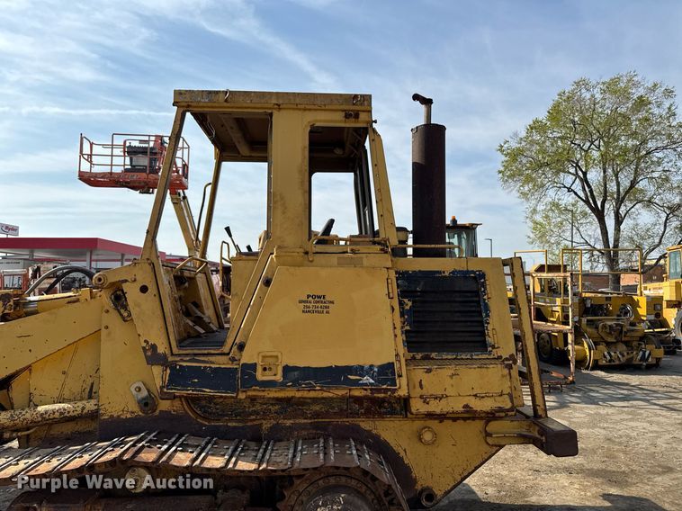 image for item EM3820 1983 Caterpillar 943  track loader