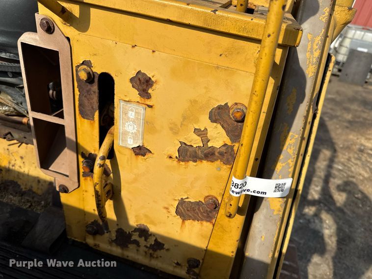 image for item EM3820 1983 Caterpillar 943  track loader